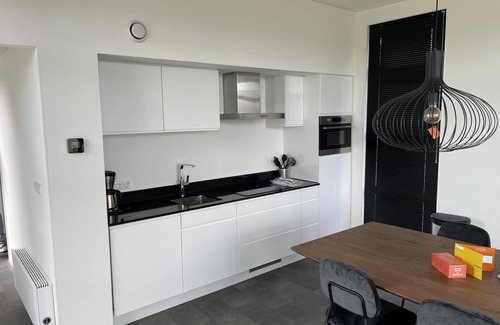 Velsen-Zuid House | Chalet with 2 bedrooms and a terrace