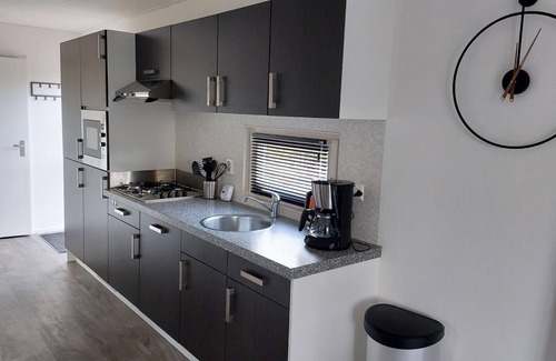 Velsen-Zuid House | Chalet with 2 bedrooms and a terrace