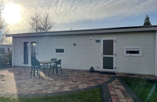 Velsen-Zuid House | Chalet with 2 bedrooms and a terrace