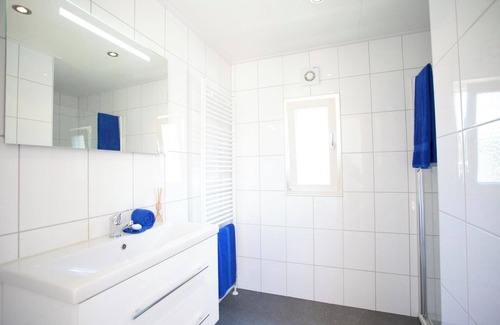 Velsen-Zuid House | Chalet with 3 bedrooms and a terrace