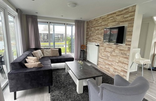 Susteren House | Chalet with 5 bedrooms, 3 bathrooms and infrared sauna