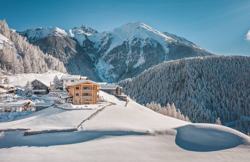 Niederthai Ski Chalet | Chalet with bedrooms, spa and skipass in Niederthai