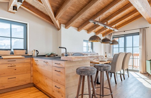 Lengdorf House | Chalet with e-fireplace and mountain views