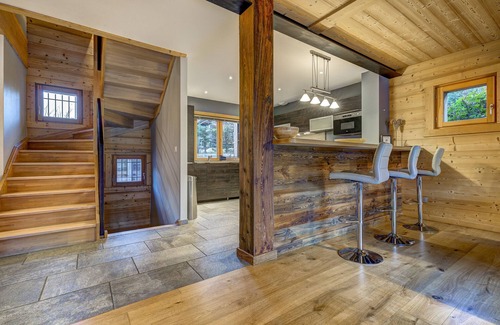 Chamonix City Centre Ski Chalet | Chalet with Hot Tub & Sauna near Chamonix Centre
