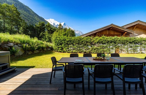 Chamonix City Centre Ski Chalet | Chalet with Hot Tub & Sauna near Chamonix Centre