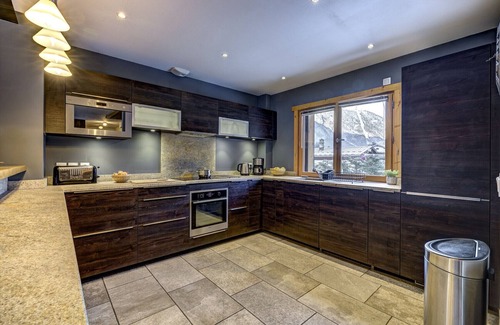 Chamonix City Centre Ski Chalet | Chalet with Sauna & Hot Tub near Chamonix Centre
