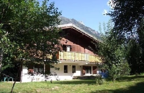 Les Bossons Apartment | CHALET WITH GARDEN AND SPLENDID VIEW CHAINE MONT BLANC CHAMONIX BOSSONS. WIRELESS