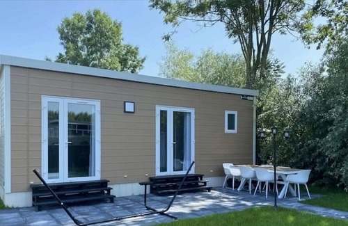 Tzummarum Ski Chalet | Chalet with garden on the Frisian Wadden