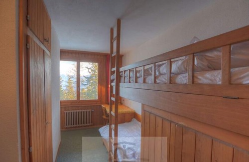 Anzere Ski Chalet | Chalet with : Ground floor : 1 bedroom with 1 bunk beds + washbasin, 2 bedrooms with 1 bunk beds ea