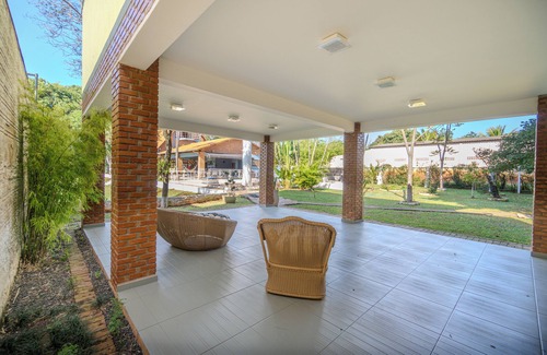 Foz do Iguacu Ski Chalet | Chalet with lots of green space, close to tourist attractions, 20 people! For Families!