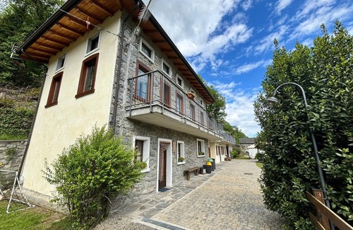 Ardenno Ski Chalet | CHALET WITH SWIMMING-POOL SURROUNDED BY VINEYARDS