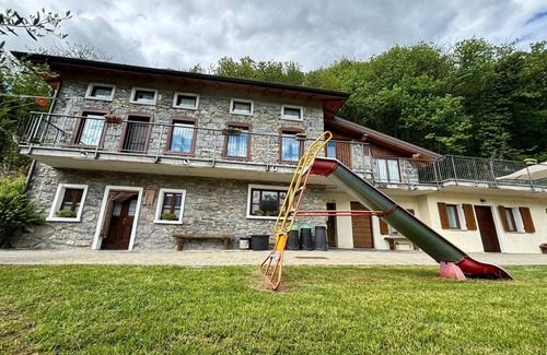Ardenno Ski Chalet | CHALET WITH SWIMMING-POOL SURROUNDED BY VINEYARDS