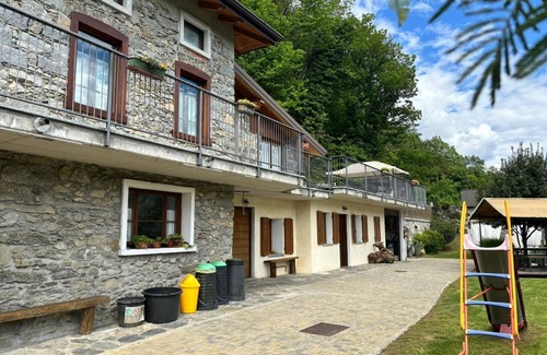 Ardenno Ski Chalet | CHALET WITH SWIMMING-POOL SURROUNDED BY VINEYARDS