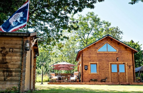Novalaise Ski Chalet | Chalet 'Wyoming Lodge Luxe - Spa' with Lake View, Wi-Fi and Air Conditioning