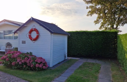 Renesse Ski Chalet | Chalet Zandput in Renesse, on the Julianahoeve campsite, 5 minutes from the beach