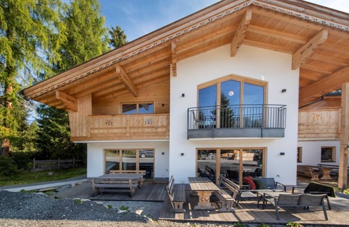 Hochkrimml Ski Chalet | Chalet "Zillertal Arena 3" with Slope Access, Private Sauna & Wi-Fi