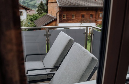 Fuegen Apartment | Chalet 'Zillertal Juwel' with Mountain View, Balcony and Wi-Fi