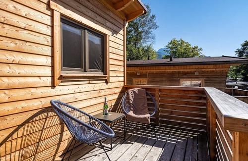 Distelberg Ski Chalet | Chalet zum Hirsch at Aufenfeld Campsite with Mountain View