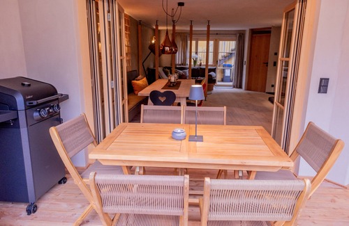 Mittenwald Ski Chalet | Chalet 'Zur Auszeit' with Mountain View, Private Terrace and Wi-Fi