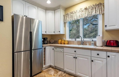 Healdsburg House | Chalk Hill Cottage - 1 BR w/ Sleeper Sofa