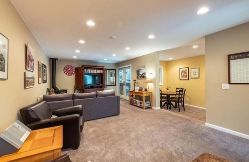 Healdsburg House | Chalk Hill Cottage - 1 BR w/ Sleeper Sofa