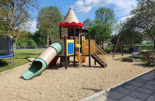 Kunratice u Cvikova Villa | Chalupa pro děti