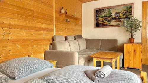 Liptovsky Mikulas District House | Chalupa u Porubäna