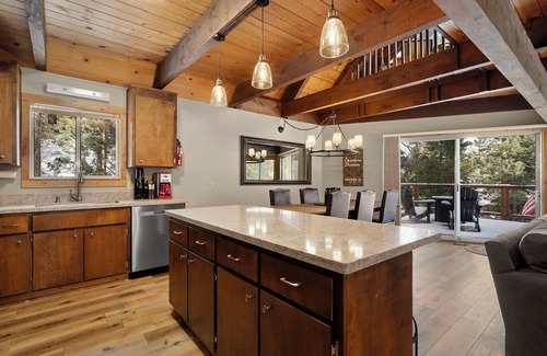 Chamberlands Ski Chalet | Chambers Dreamin'-Chambers Beach, Pool & Tennis, Beautiful 3 bedroom, 2 bath