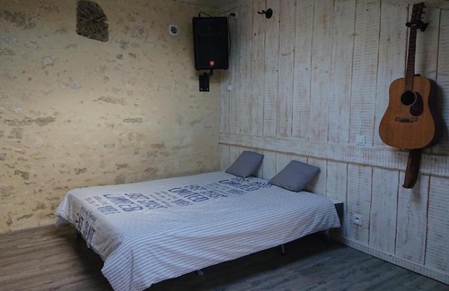 Fay House | Chambre a louer proche circuit 24h du mans
