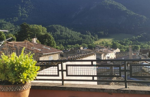 Die Bed & Breakfast | Chambre au Calme. Départ Rando Depuis Centre Ville10mn Gare et Rivière à Pied