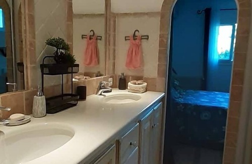 Draguignan Bed & Breakfast | Chambre Avec Jacuzzi