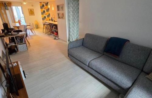 Sainte-Clotilde Centre House | Chambre chez l'habitant cosy et moderne, vue sur montagne