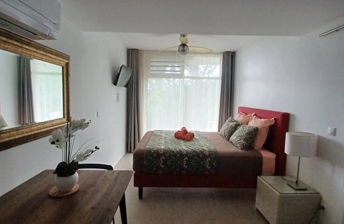 Punaauia Bed & Breakfast | Chambre Confort Avec Clim et Piscine Tahiti Punaauia