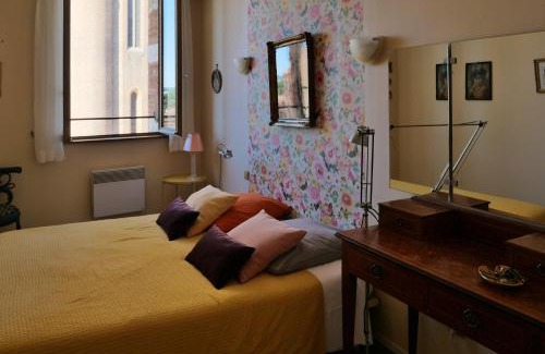 Albi Bed & Breakfast | Chambre d'Elvire