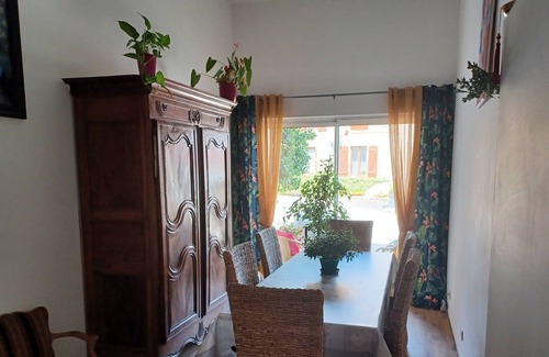Neufmaisons Bed & Breakfast | chambre d'Emma à 6 km du lac de pierre percée