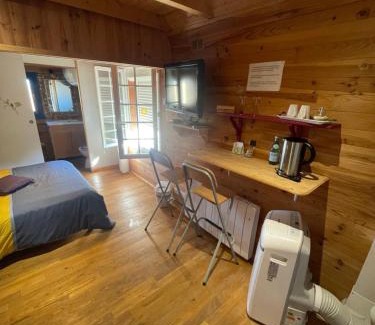 Charonville Bed & Breakfast | Chambre d'hôte - Chalet Détente