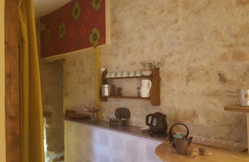 Chire-en-Montreuil Bed & Breakfast | Chambre d'hôtes chez Denis et Margot
