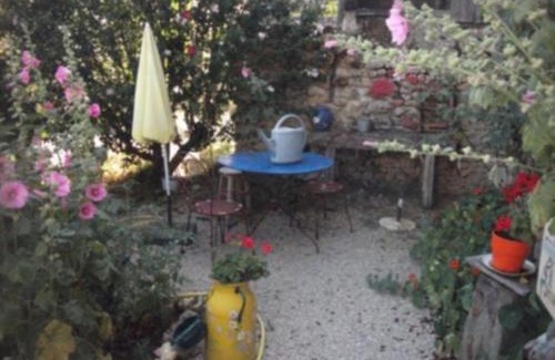 Chire-en-Montreuil Bed & Breakfast | Chambre d'hôtes chez Denis et Margot