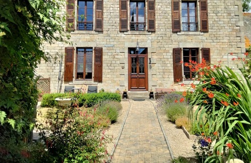 Lescouet-Gouarec Bed & Breakfast | Chambre D'hote in Old Presbytery in heart of Brittany