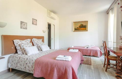 Genouille Bed & Breakfast | Chambre d'hote Rubis