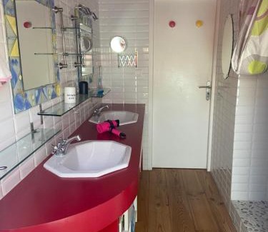 Verlhac-Tescou Bed & Breakfast | chambre deux personnes, lit pour Bébé