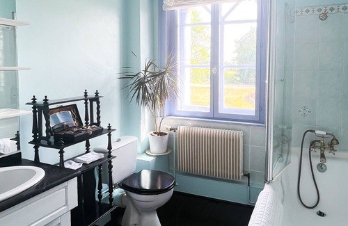 Quesnoy-le-Montant Bed & Breakfast | Chambre Dhôtes au Château Le Bas Bleu, Anaïs Nin
