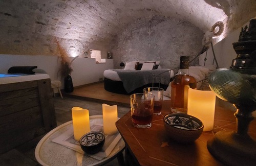 Montpezat-de-Quercy Apartment | Chambre Insolite et SPA Privatif