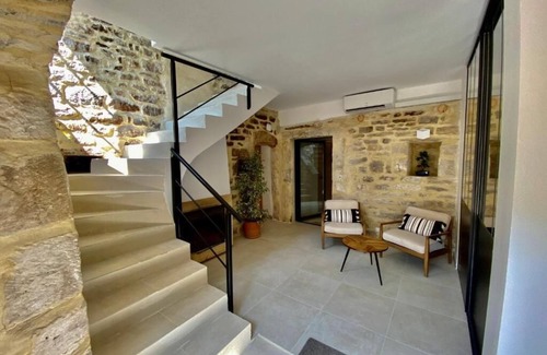 Martignargues House | CHAMBRE LUXE LA TOUR with whirlpool bath and shared heated pool