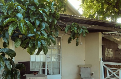 La Mivoie Villa | Chambre Africaine - Situé à Villa Harmonie sur la Presu'ile de L'ilot Fortier
