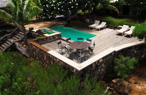 La Mivoie Villa | Chambre Africaine - Situé à Villa Harmonie sur la Presu'ile de L'ilot Fortier
