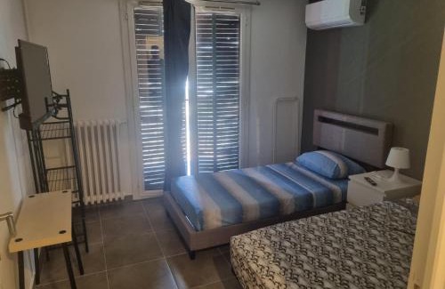Le Ray Bed & Breakfast | Chambre privative rénové 2024, climatisation, tramway sur place , 12 min centre, 16 min plage, aperçu latéral mer, 2 wc avec 2 salle de bain, private room renovated 2024, air-conditioned , tram on spot, 2 toilets and 2 bathrooms