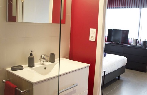 Merignies Bed & Breakfast | Chambre, sdd - wc, 24 m2, Accès Indépendant D'une Maison sur un Golf/PKG Fermé