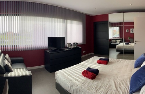 Merignies Bed & Breakfast | Chambre, sdd - wc, 24 m2, Accès Indépendant D'une Maison sur un Golf/PKG Fermé