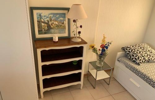 Vaulx-en-Velin Villa | Chambre tout confort Saphir 1 à 3 P dans belle maison